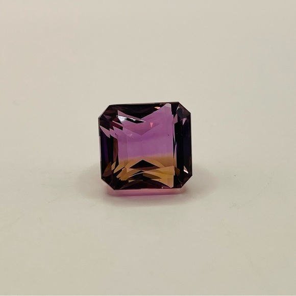 Jewelry - 29.73 ct Octagon Cut Natural Hiddenite Yellowish Purple Loose Gemstone